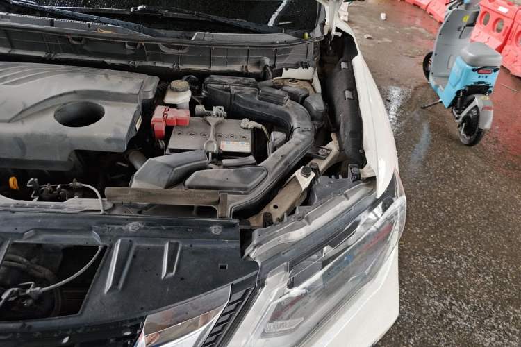 Used Nissan X-Trail 2017 2.0L CVT Comfort Edition 2WD Engine Bay Left