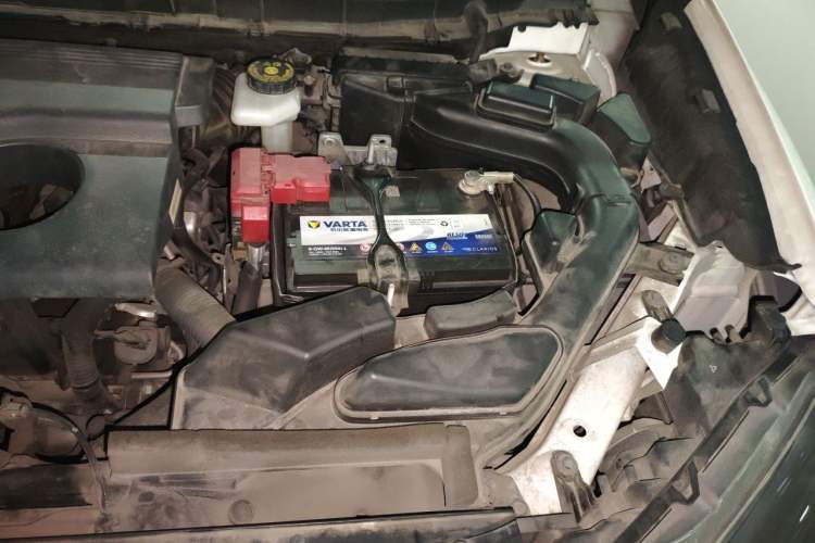 Used Nissan X-Trail 2017 2.0L CVT Comfort Edition 2WD Engine Bay Left