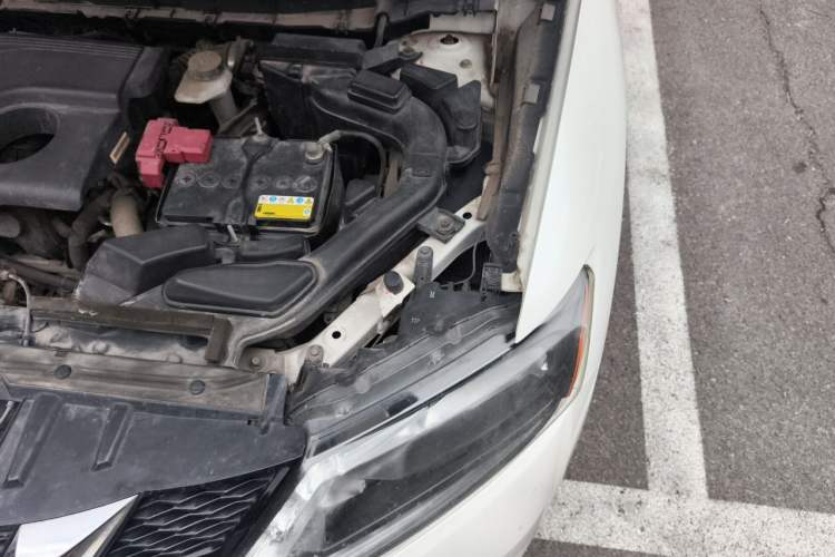 Used Nissan X-Trail 2017 2.0L Manual Classic Edition 2WD Engine Bay Left