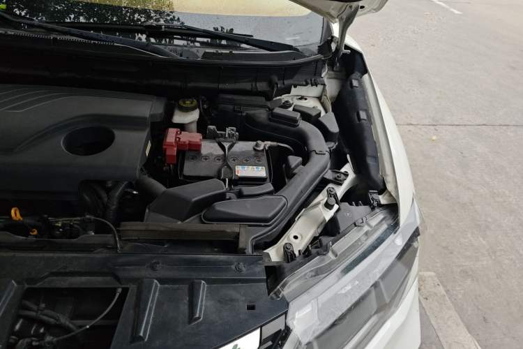 Used Nissan X-Trail 2017 2.0L CVT Comfort Edition 2WD Engine Bay Left