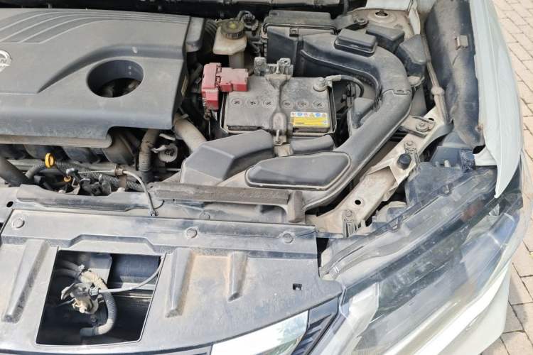 Used Nissan X-Trail 2017 2.0L CVT Comfort Edition 2WD Engine Bay Left