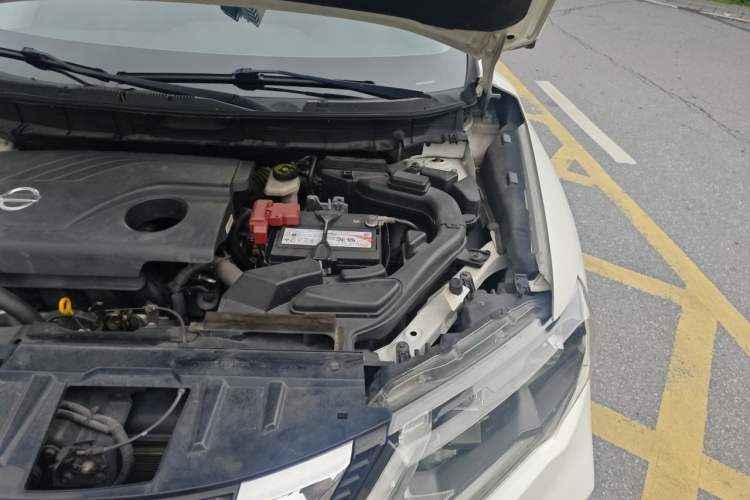 Used Nissan X-Trail 2017 2.0L CVT Comfort Edition 2WD Engine Bay Left
