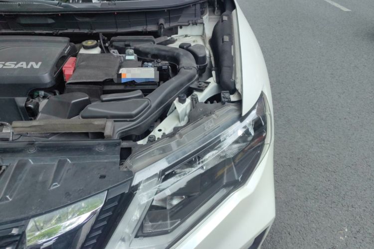 Used Nissan X-Trail 2017 2.5L CVT Luxury Edition 4WD Engine Bay Left