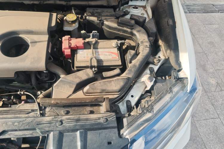 Used Nissan X-Trail 2017 2.0L CVT Comfort Edition 2WD Engine Bay Left