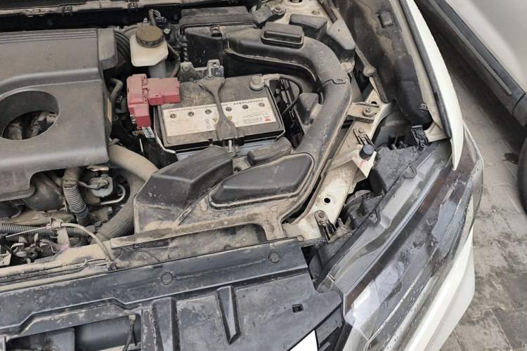 Used Nissan X-Trail 2017 2.0L CVT Comfort Edition 2WD Engine Bay Left