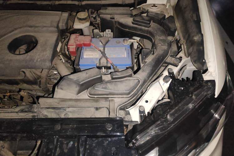 Used Nissan X-Trail 2017 2.0L CVT Comfort Edition 2WD Engine Bay Left
