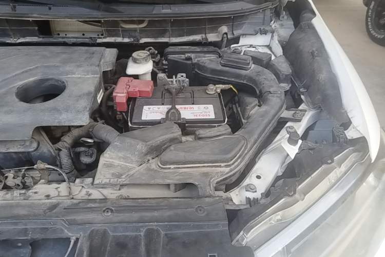 Used Nissan X-Trail 2017 2.0L CVT Comfort Edition 2WD Engine Bay Left