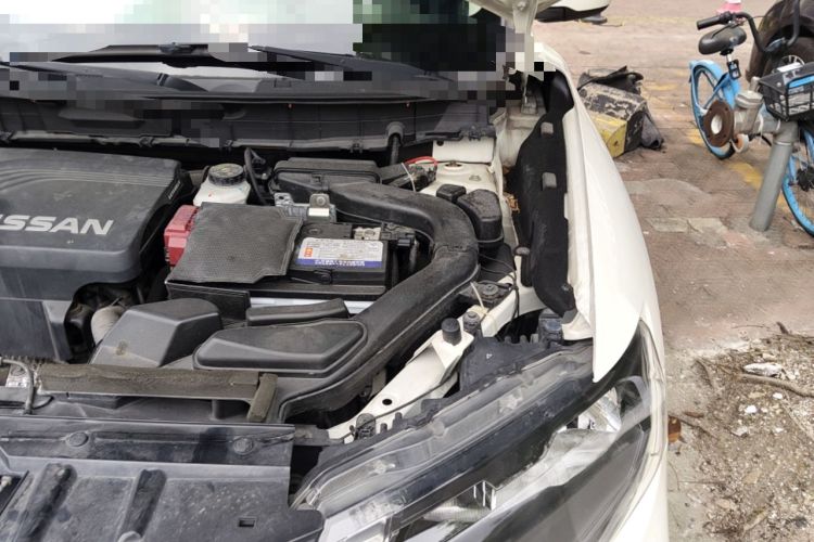 Used Nissan X-Trail 2017 2.5L CVT Leading Edition 4WD Engine Bay Left