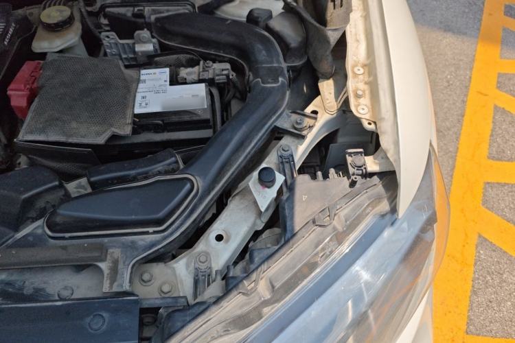 Used Nissan X-Trail 2017 2.5L CVT Luxury Edition 4WD Engine Bay Left