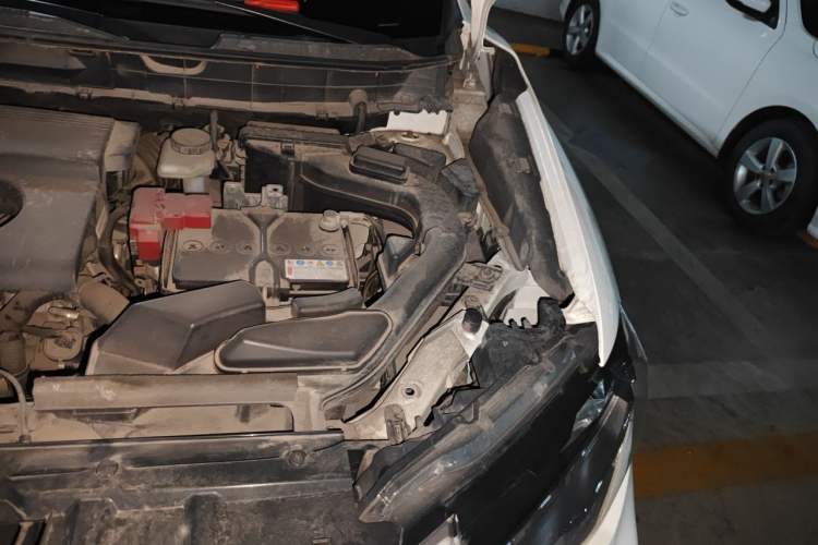 Used Nissan X-Trail 2017 2.0L CVT Comfort Edition 2WD Engine Bay Left