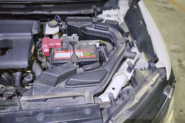 Used Nissan X-Trail 2017 2.0L CVT Comfort Edition 2WD Engine Bay Left