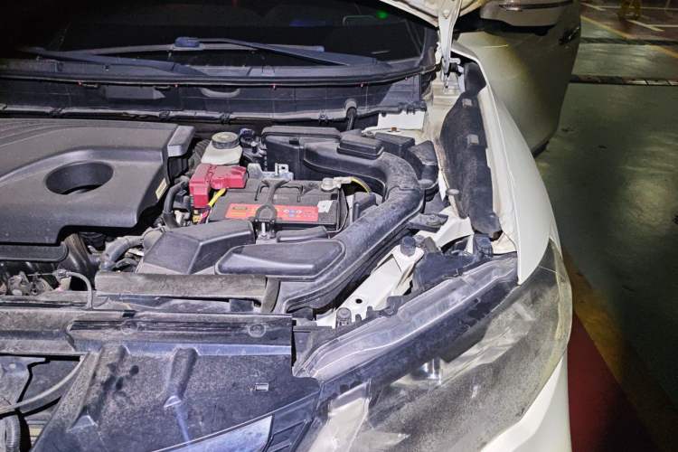 Used Nissan X-Trail 2017 2.0L CVT Comfort Edition 2WD Engine Bay Left