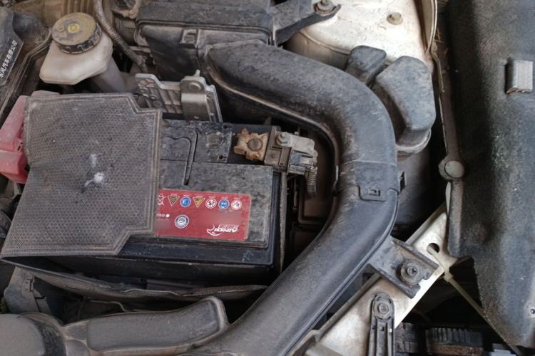 Used Nissan X-Trail 2017 2.5L CVT Luxury Edition 4WD Engine Bay Left