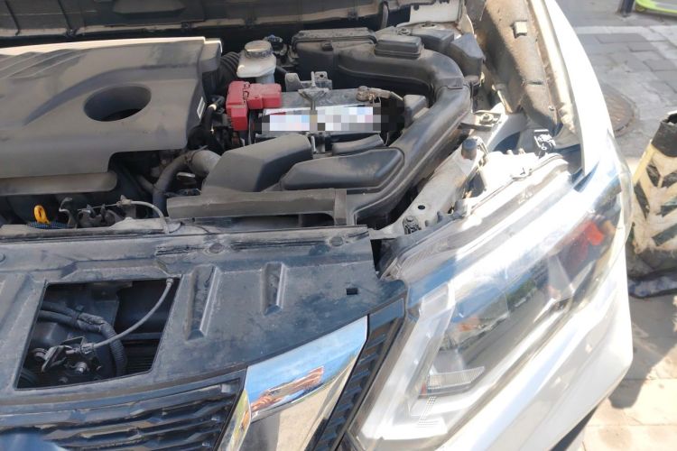 Used Nissan X-Trail 2017 2.0L CVT Comfort Edition 2WD Engine Bay Left