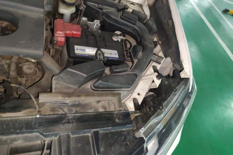 Used Nissan X-Trail 2017 2.0L CVT Comfort Edition 2WD Engine Bay Left