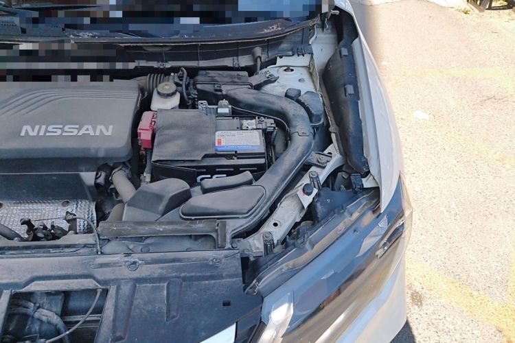 Used Nissan X-Trail 2017 2.5L CVT Leading Edition 4WD Engine Bay Left