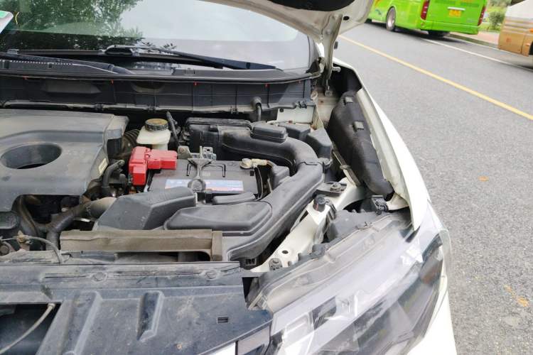 Used Nissan X-Trail 2017 2.0L CVT Comfort Edition 2WD Engine Bay Left