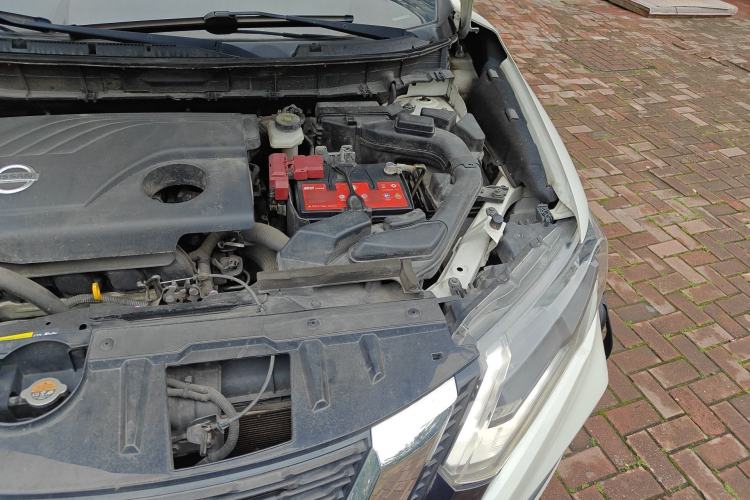 Used Nissan X-Trail 2017 2.0L CVT Comfort Edition 2WD Engine Bay Left