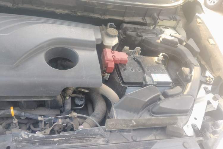 Used Nissan X-Trail 2017 2.0L CVT Comfort Edition 2WD Engine Bay Left