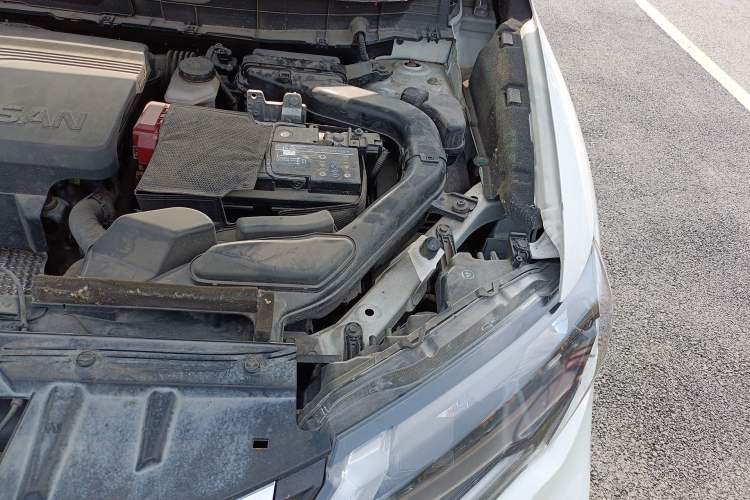 Used Nissan X-Trail 2017 2.5L CVT Luxury Edition 4WD Engine Bay Left