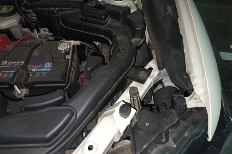 Used Nissan X-Trail 2017 2.0L CVT Comfort Edition 2WD Engine Bay Left