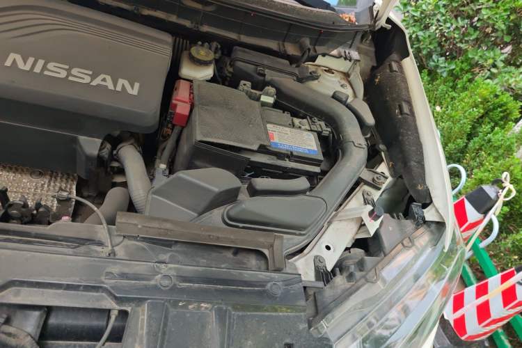 Used Nissan X-Trail 2017 2.5L CVT Luxury Edition 4WD Engine Bay Left