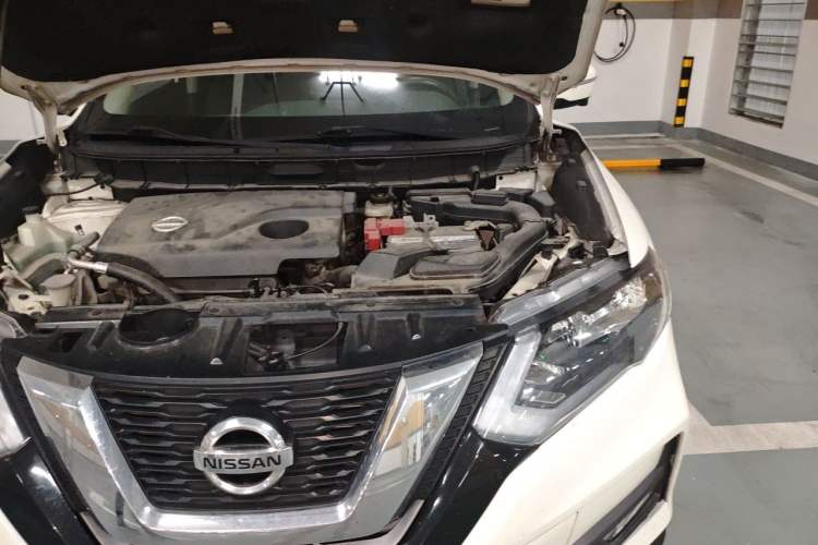 Used Nissan X-Trail 2017 2.0L CVT Comfort Edition 2WD Engine Bay Left