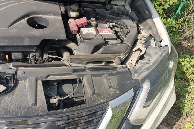 Used Nissan X-Trail 2017 2.0L CVT Comfort Edition 2WD Engine Bay Left
