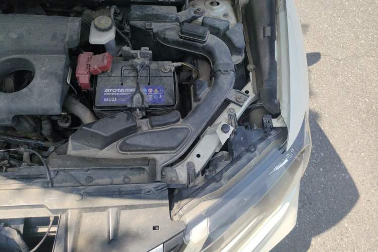 Used Nissan X-Trail 2017 2.0L CVT Comfort Edition 2WD Engine Bay Left