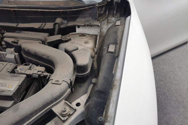 Used Nissan X-Trail 2017 2.5L CVT Luxury Edition 4WD Engine Bay Left