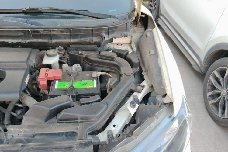 Used Nissan X-Trail 2017 2.0L CVT Comfort Edition 2WD Engine Bay Left