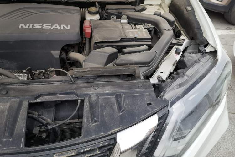 Used Nissan X-Trail 2017 2.5L CVT Luxury Edition 4WD Engine Bay Left