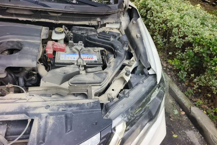 Used Nissan X-Trail 2017 2.0L CVT Comfort Edition 2WD Engine Bay Left