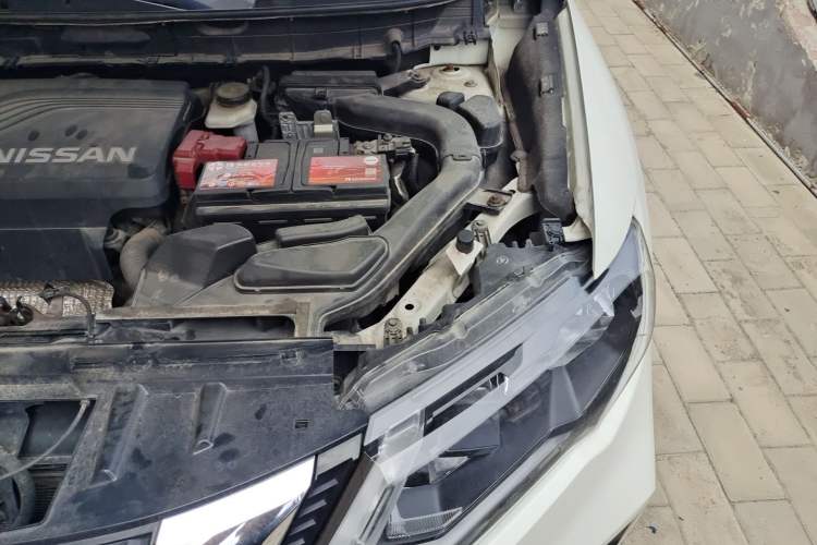 Used Nissan X-Trail 2017 2.5L CVT Luxury Edition 4WD Engine Bay Left