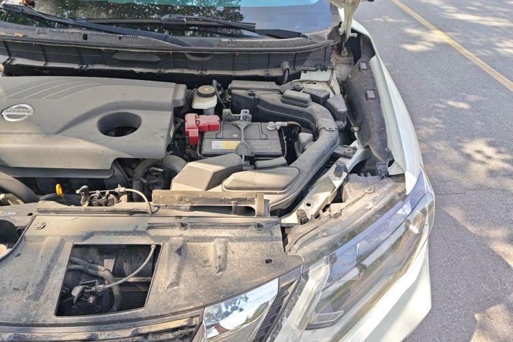 Used Nissan X-Trail 2017 2.0L CVT Comfort Edition 2WD Engine Bay Left