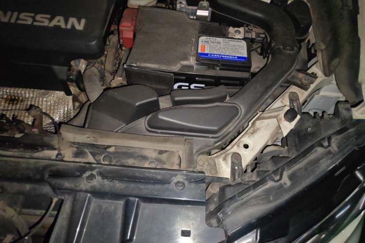 Used Nissan X-Trail 2017 2.5L CVT Leading Edition 4WD Engine Bay Left