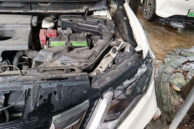 Used Nissan X-Trail 2017 2.0L CVT Comfort Edition 2WD Engine Bay Left