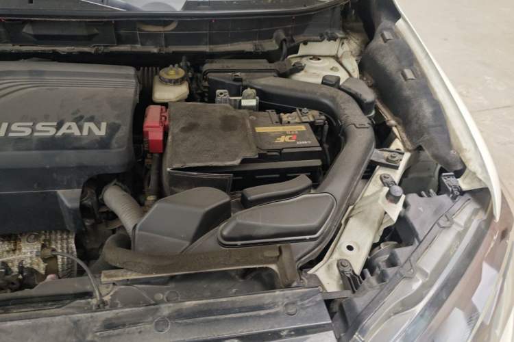 Used Nissan X-Trail 2017 2.5L CVT Leading Edition 4WD Engine Bay Left