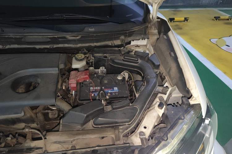 Used Nissan X-Trail 2017 2.0L CVT Comfort Edition 2WD Engine Bay Left