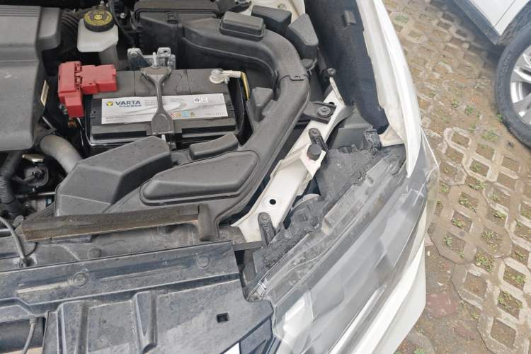 Used Nissan X-Trail 2017 2.0L CVT Comfort Edition 2WD Engine Bay Left