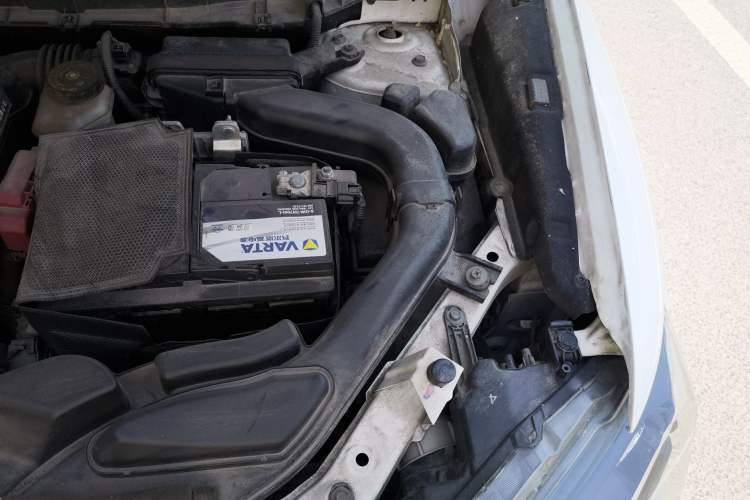 Used Nissan X-Trail 2017 2.5L CVT Luxury Edition 4WD Engine Bay Left