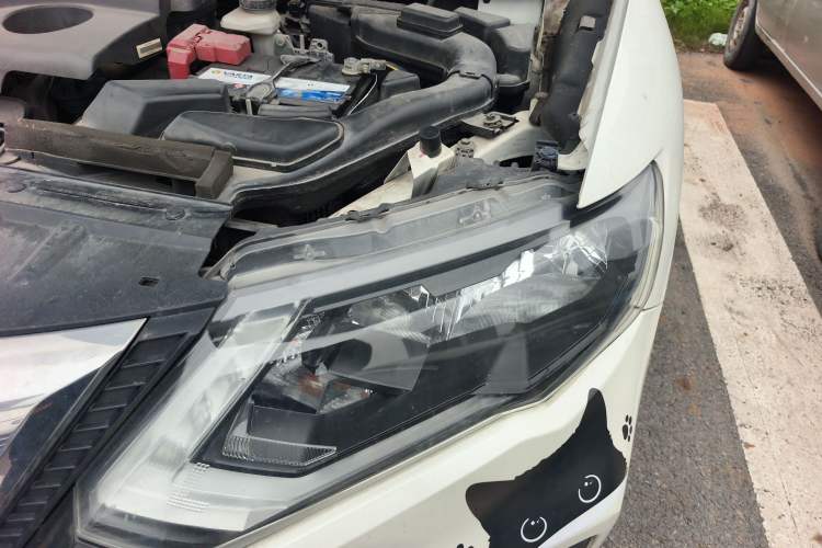 Used Nissan X-Trail 2017 2.0L CVT Comfort Edition 2WD Engine Bay Left