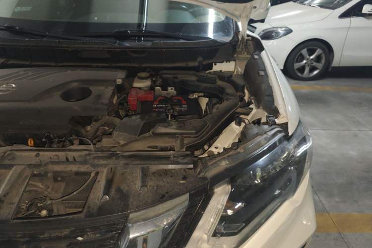 Used Nissan X-Trail 2017 2.0L CVT Comfort Edition 2WD Engine Bay Left