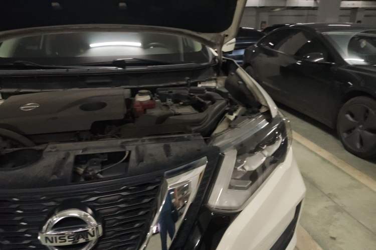 Used Nissan X-Trail 2017 2.0L CVT Comfort Edition 2WD Engine Bay Left
