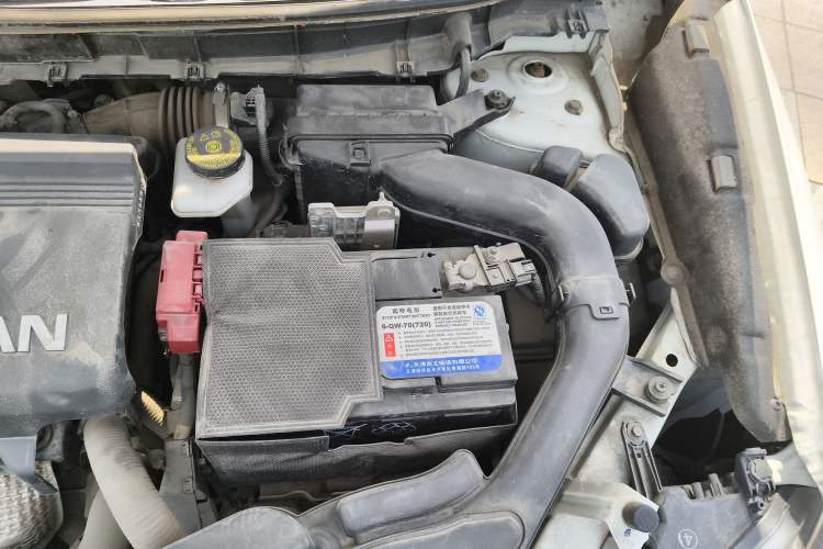 Used Nissan X-Trail 2017 2.5L CVT Leading Edition 4WD Engine Bay Left