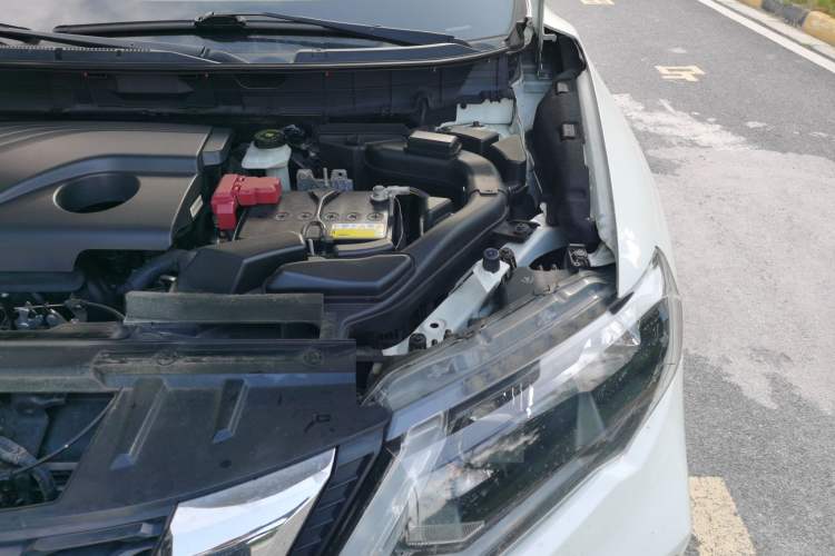Used Nissan X-Trail 2017 2.0L CVT Comfort Edition 2WD Engine Bay Left