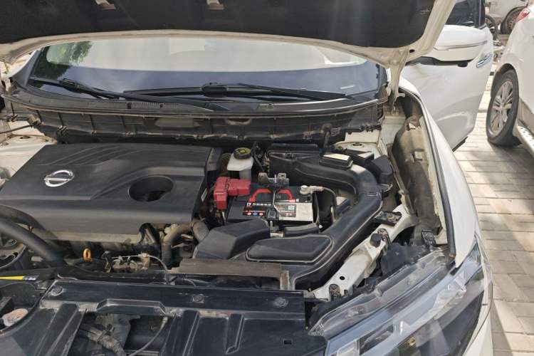 Used Nissan X-Trail 2017 2.0L CVT Comfort Edition 2WD Engine Bay Left