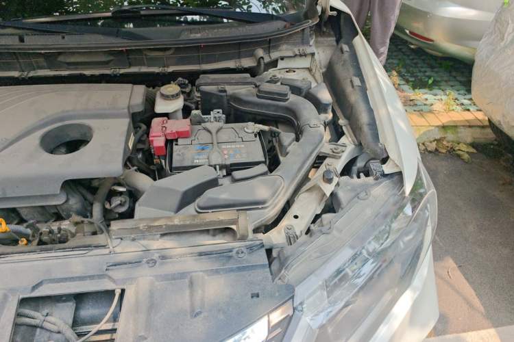 Used Nissan X-Trail 2017 2.0L CVT Comfort Edition 2WD Engine Bay Left
