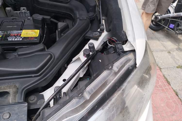 Used Nissan X-Trail 2017 2.0L CVT Comfort Edition 2WD Engine Bay Left