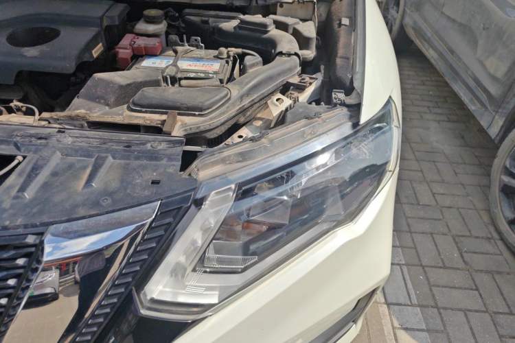 Used Nissan X-Trail 2017 2.0L CVT Comfort Edition 2WD Engine Bay Left
